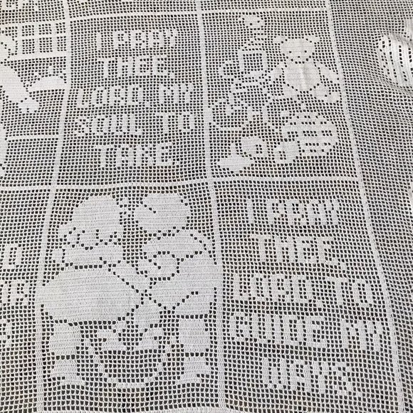 Vtg white filet crochet twin bedspread night prayer children nursery heirloom - Picture 2 of 7